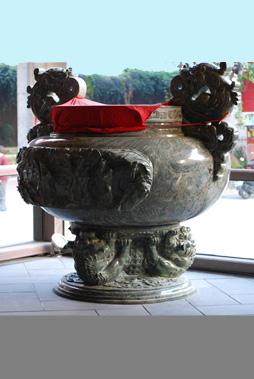 九龍碧玉爐 width=